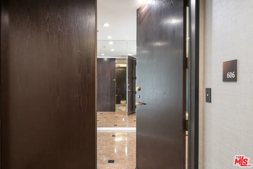10430 Wilshire Boulevard #606 photo 2
