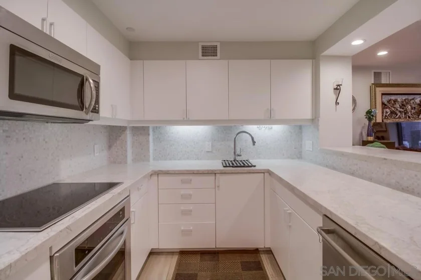 100 Harbor Drive #605 photo 33