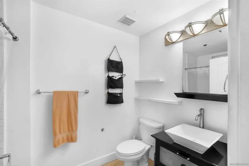 2828 University Avenue #406 photo 8