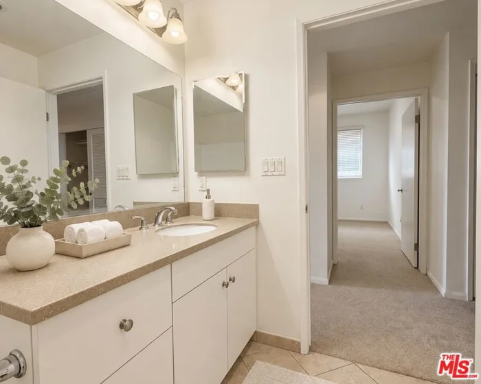 13941 Sherman Way #208 photo 14