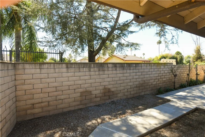 5468 Apricot Lane photo 20