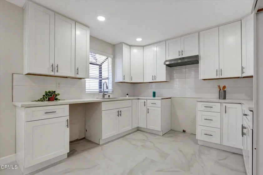 21209 Lassen Street #4 photo 3