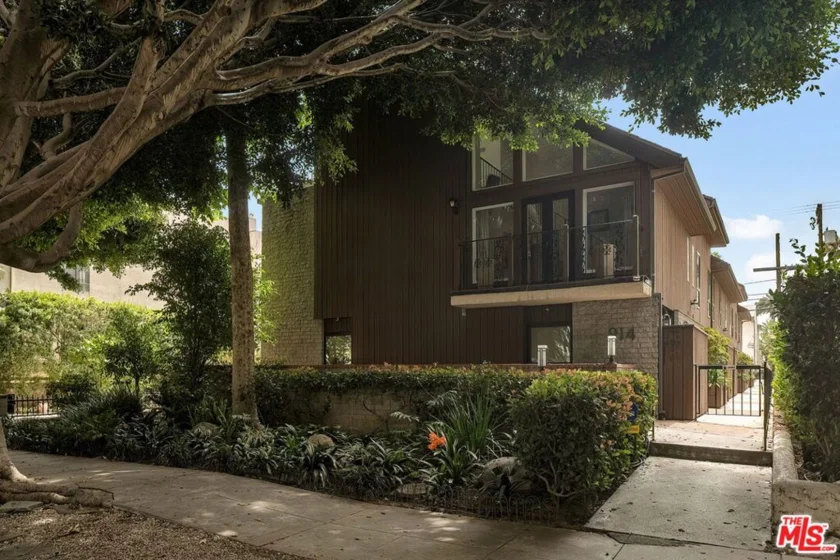914 2nd Street #A photo 15