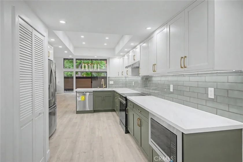 421 S Van Ness photo 29