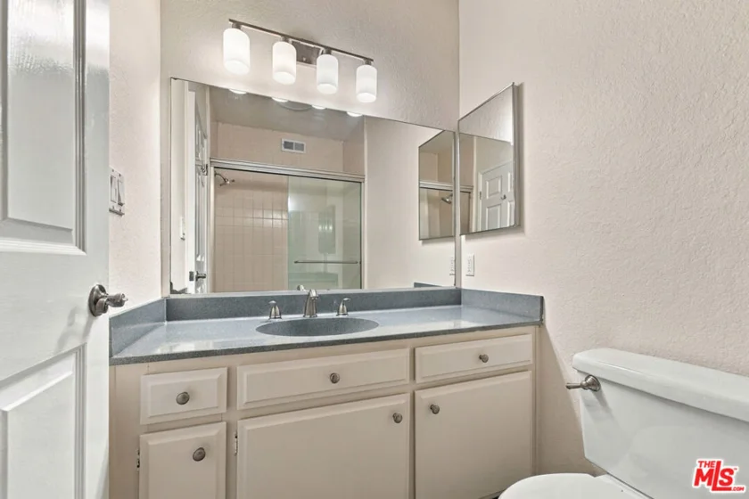 11918 Avon Way #102 photo 30