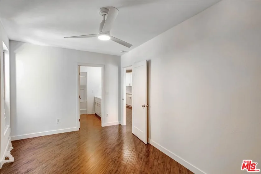 4506 Saugus Avenue #10 photo 5