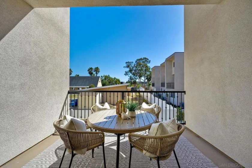 2240 Calle Chanate photo 30
