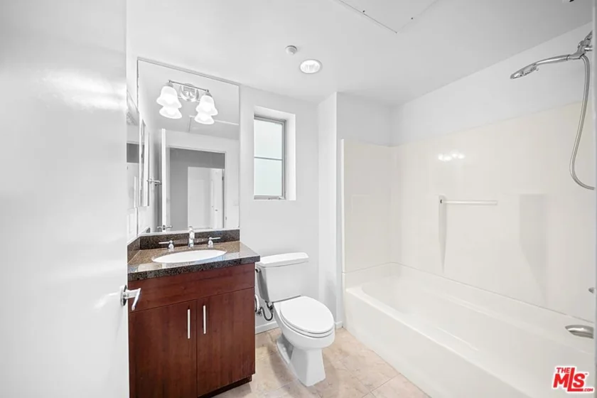 2864 Sunset Place #201 photo 30