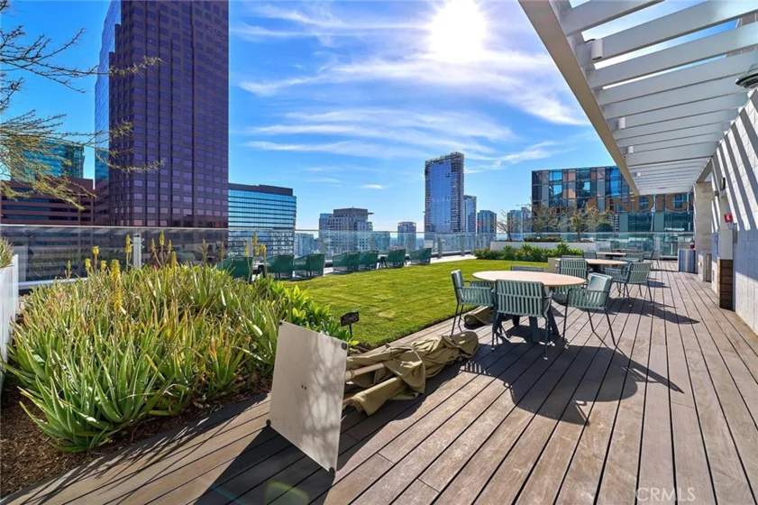 877 Francisco Street #1717 photo 34