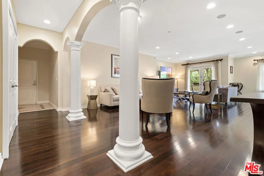 1861 Veteran Avenue #201 photo 1