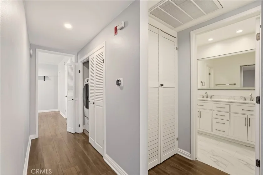 4542 Willis Avenue #302 photo 26