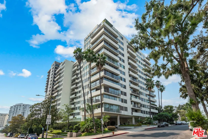 10433 Wilshire Boulevard #606 photo 1