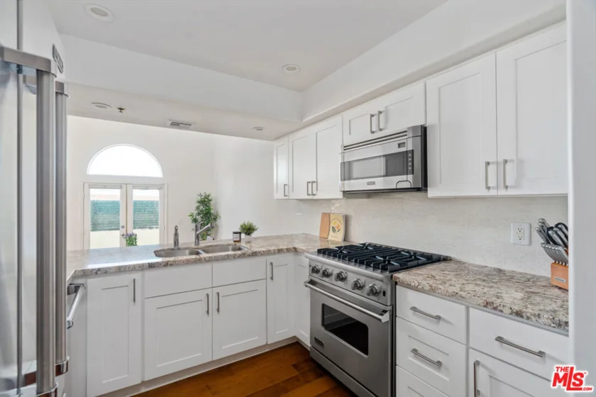 12011 Goshen Avenue #305 photo 21