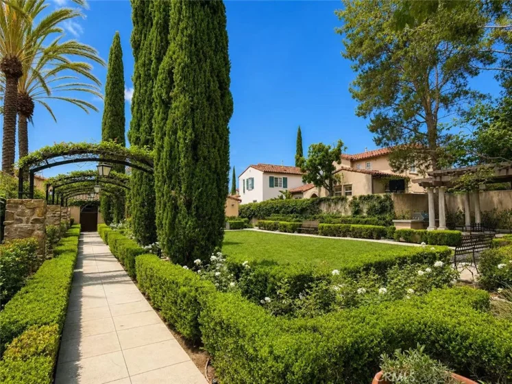 77 Canyoncrest photo 54