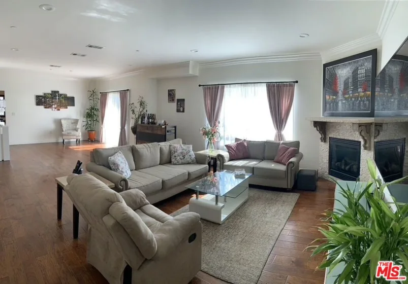12645 Oxnard Street #11 photo 1