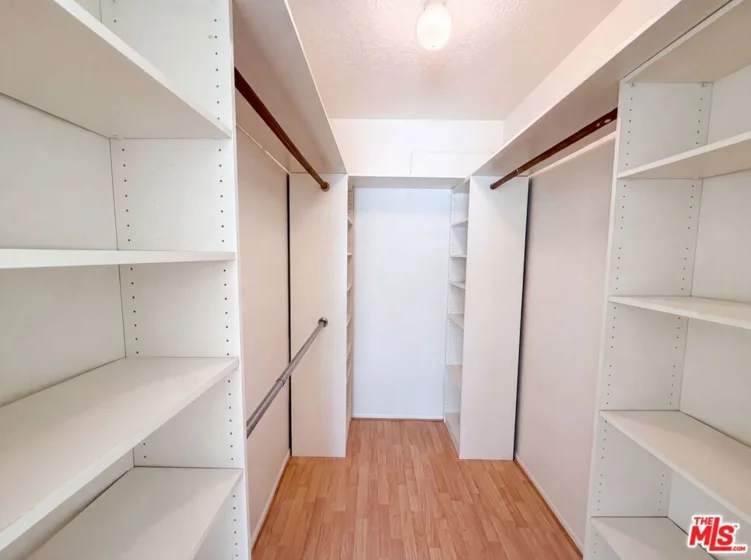 87 Pearl photo 12