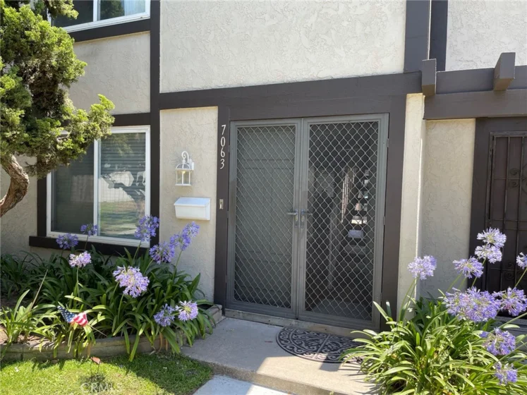 7063 Hampton Way photo 1