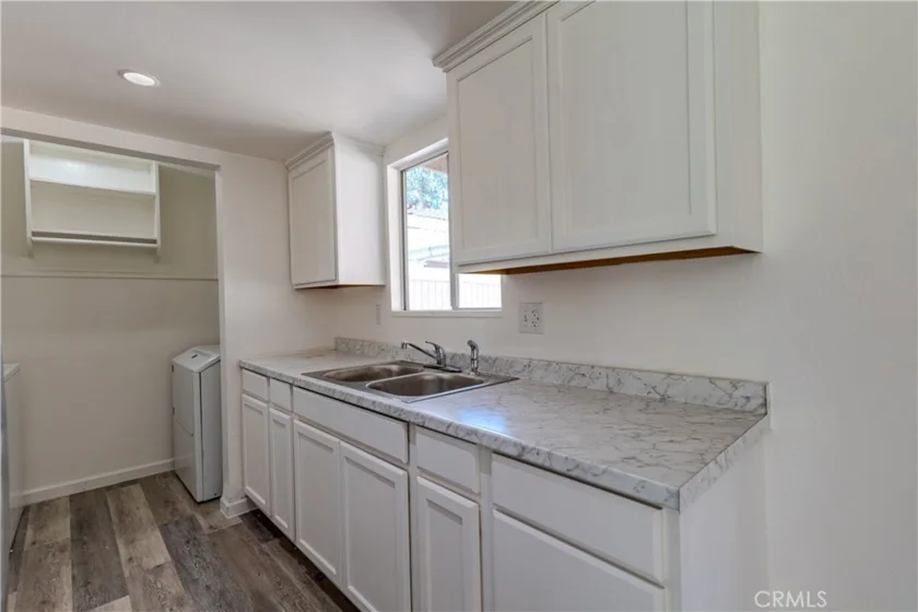 3485 Columbia photo 7