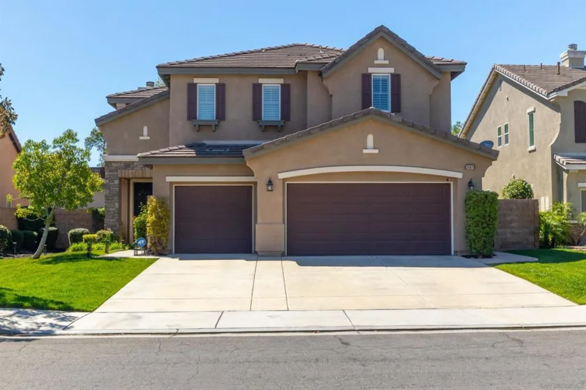 35631 Sainte Foy Street photo 1