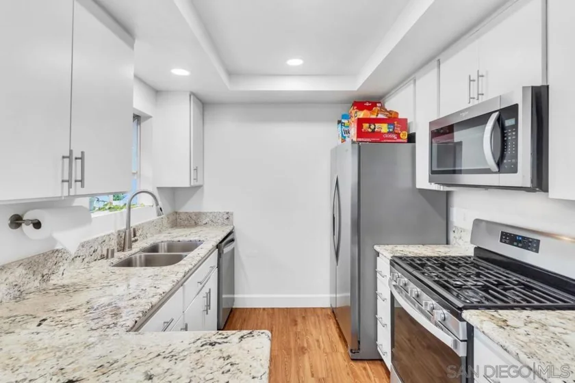748 N Mollison Avenue #Unit A photo 13