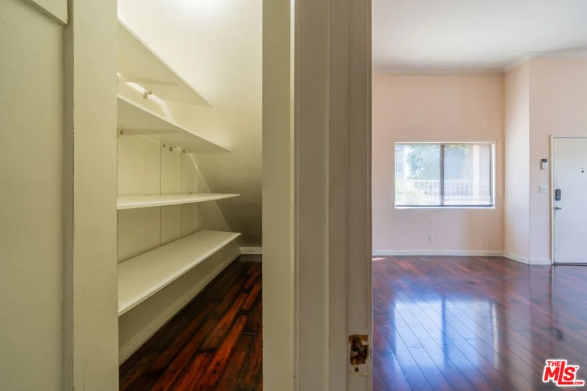 18445 Hatteras Street #504 photo 10