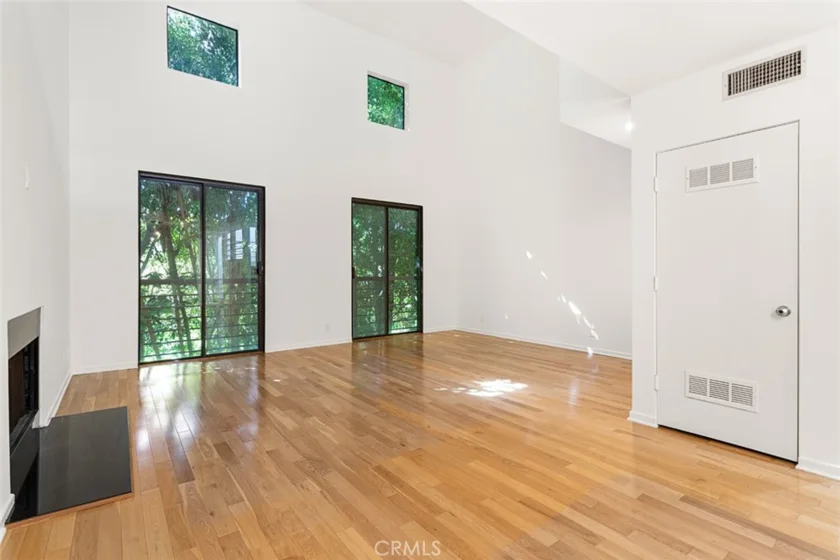 1421 Greenfield Avenue photo 8