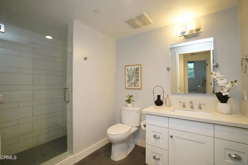 385 S Marengo Avenue #205 photo 17