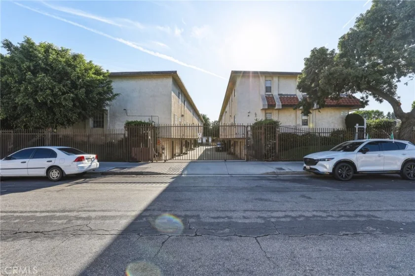 8927 Cedros #14 photo 30