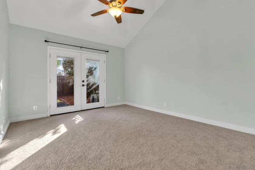 422 Devonshire Gln photo 11