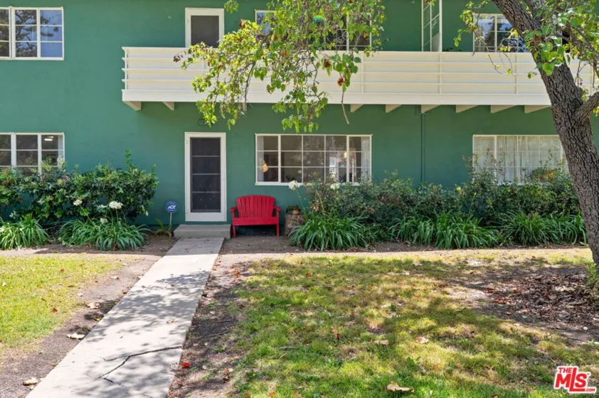 5226 Village Green photo 42