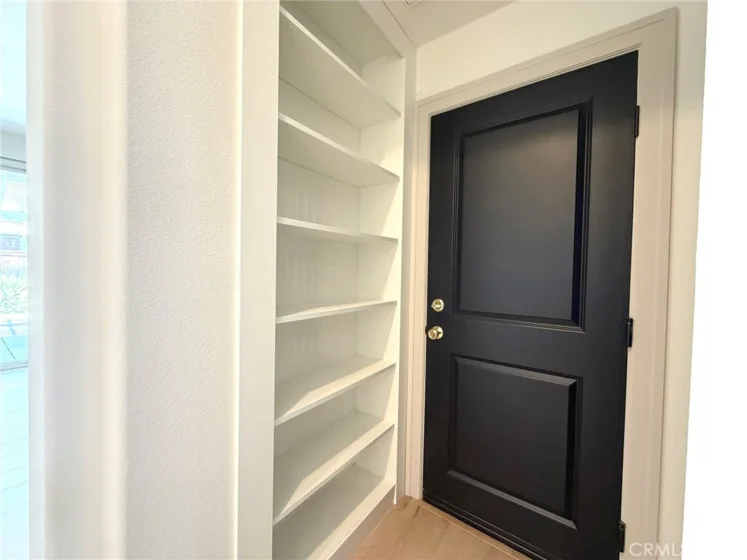 28910 Newport photo 29