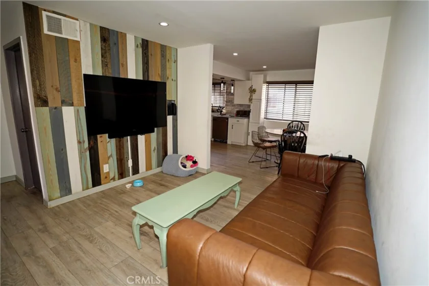 18954 Sherman Way #3 photo 4