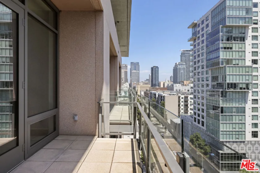 1111 S Grand Avenue #1211 photo 28