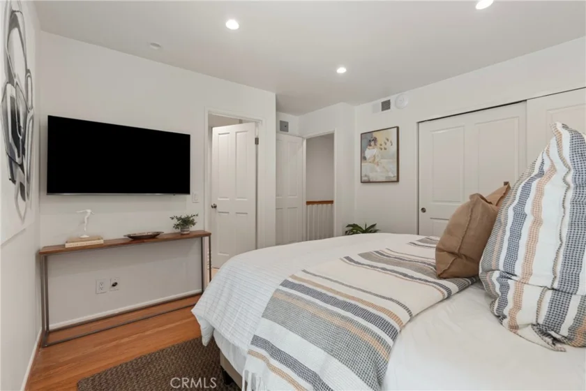 10933 Wellworth Avenue #10 photo 27