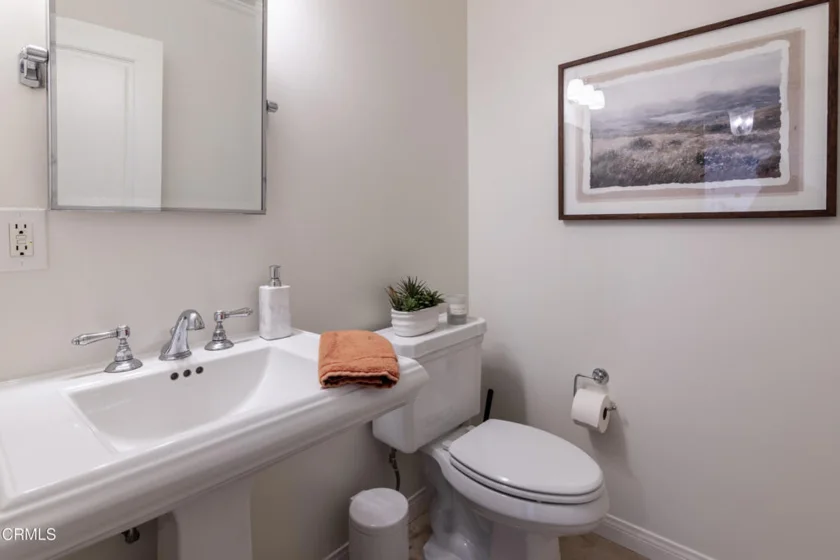 700 E Union Street #207 photo 15