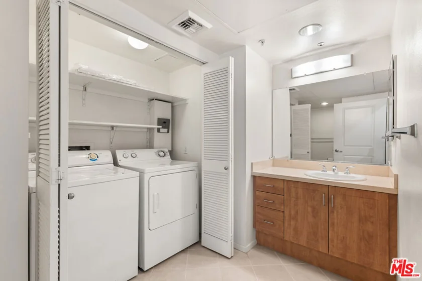 267 S San Pedro Street #213 photo 14
