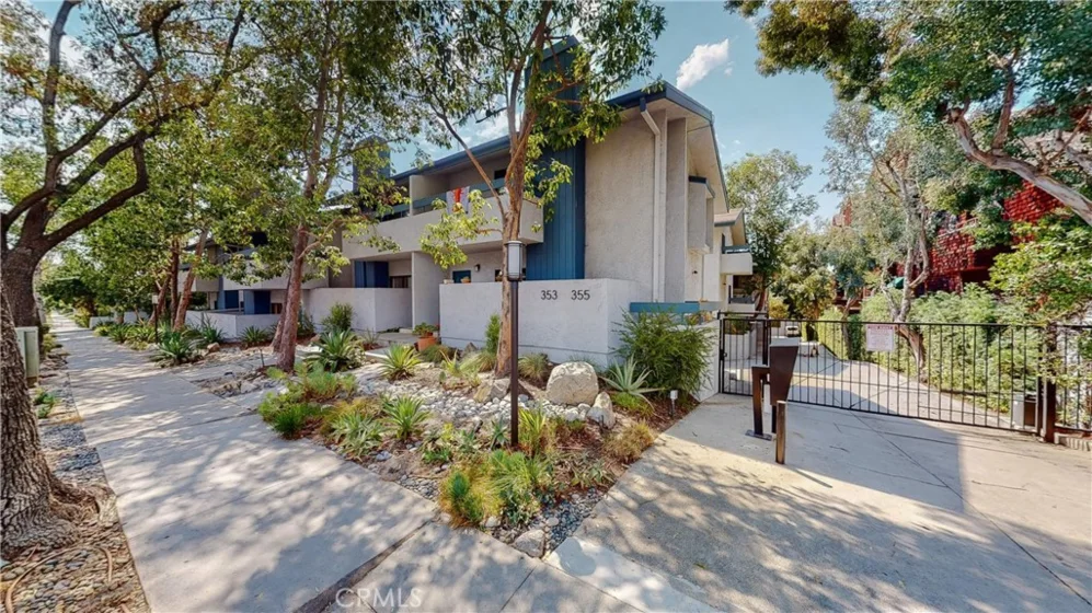 355 S Marengo Avenue #204 photo 1
