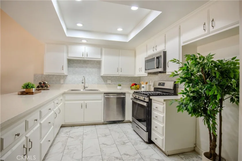 2528 N Tustin #D photo 21