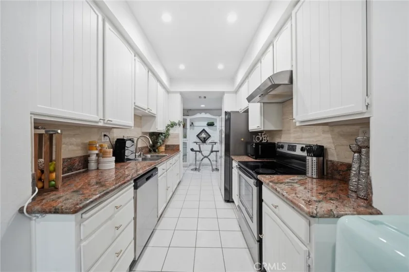 4477 Wilshire photo 7