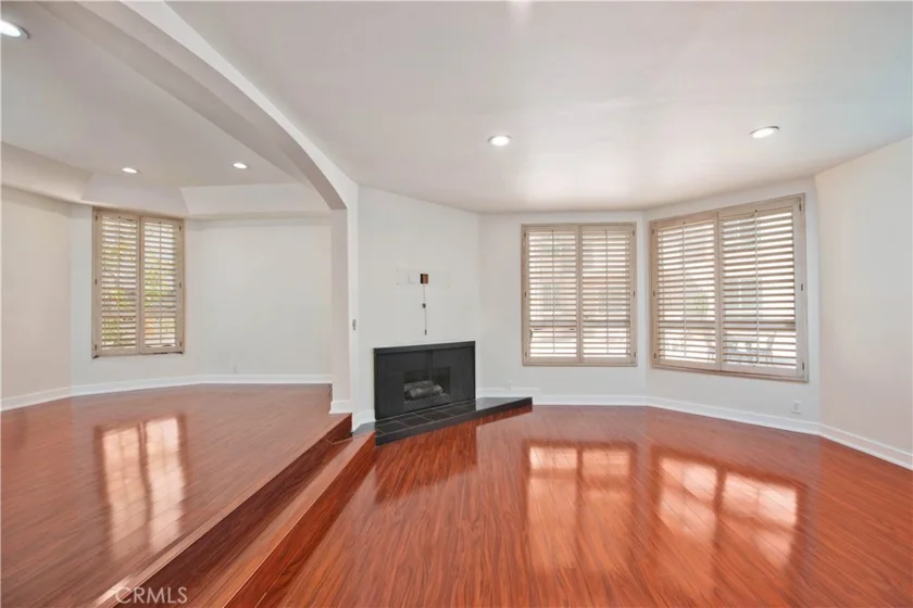 5333 Zelzah Avenue #102 photo 4