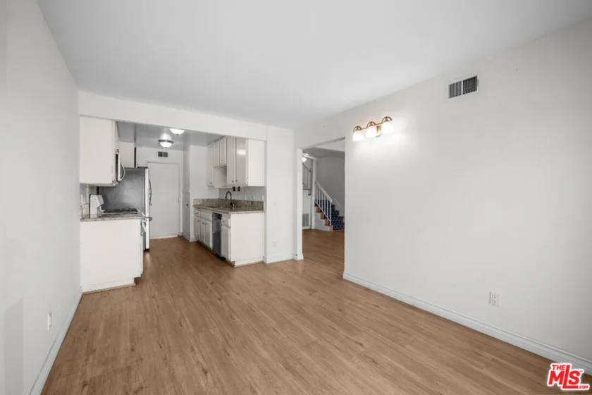 12334 Runnymede Street #5 photo 24