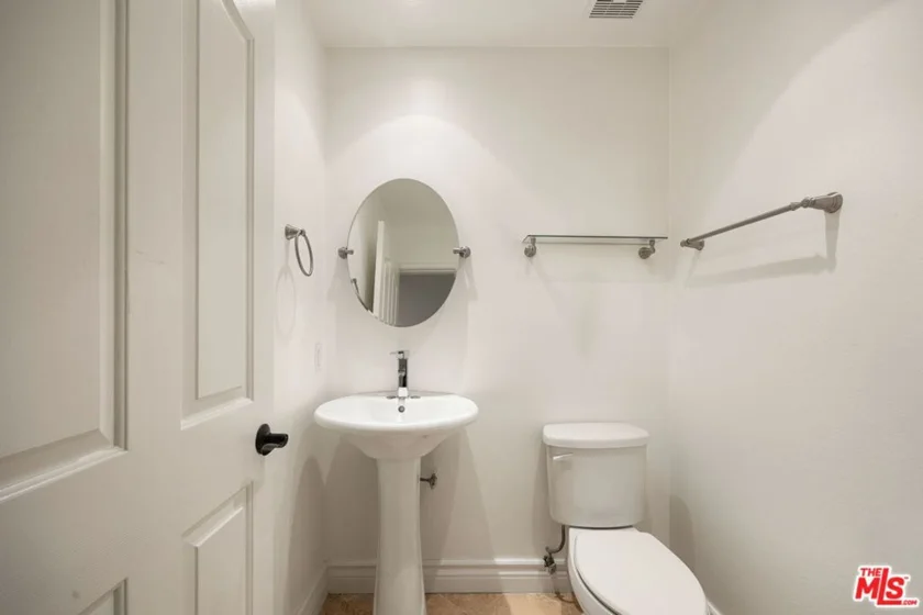 4128 Whitsett Avenue #107 photo 20