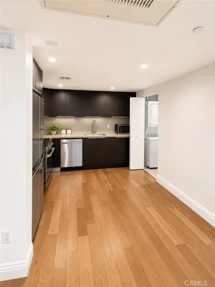 2939 Leeward Avenue #420 photo 9