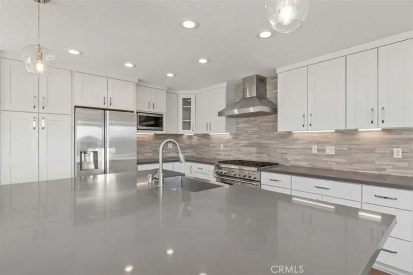 2021 Avenida Chico photo 16