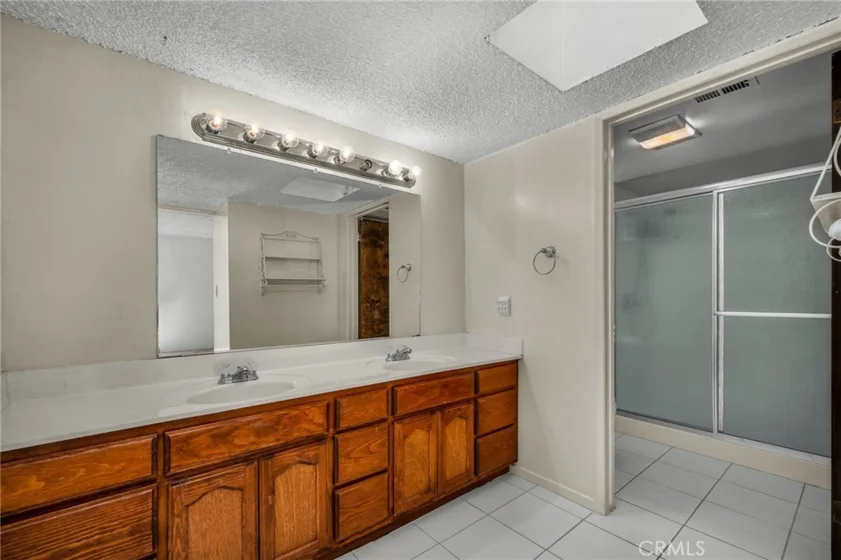 1860 San Francisco Avenue #1 photo 5