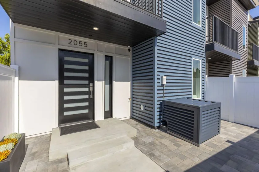 2055 S El Camino Real photo 13