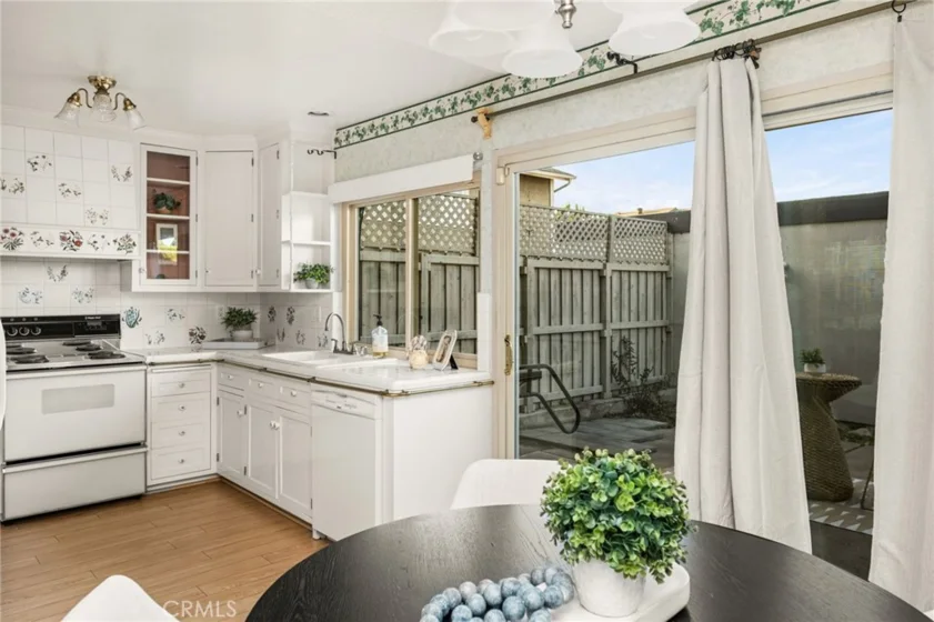 7128 Marshall photo 15