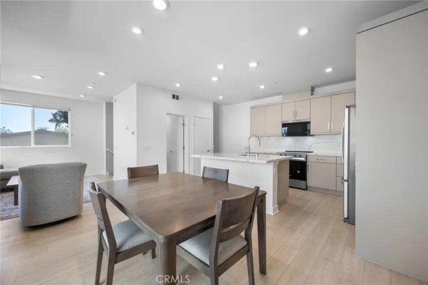 669 S Lyon Street photo 11
