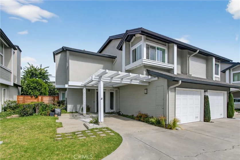 175 Admiral Way photo 1