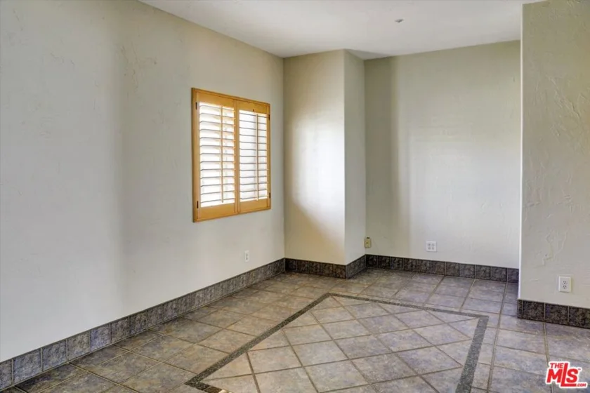 630 E Walnut Street photo 6